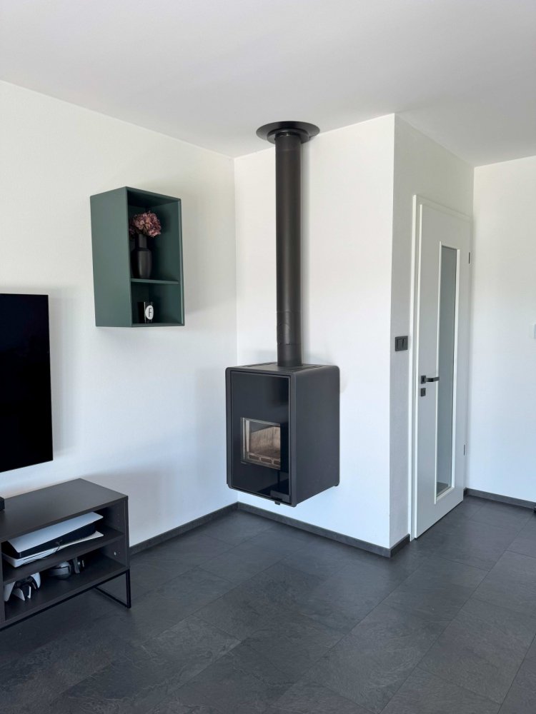 Komín sestavený z více dílů